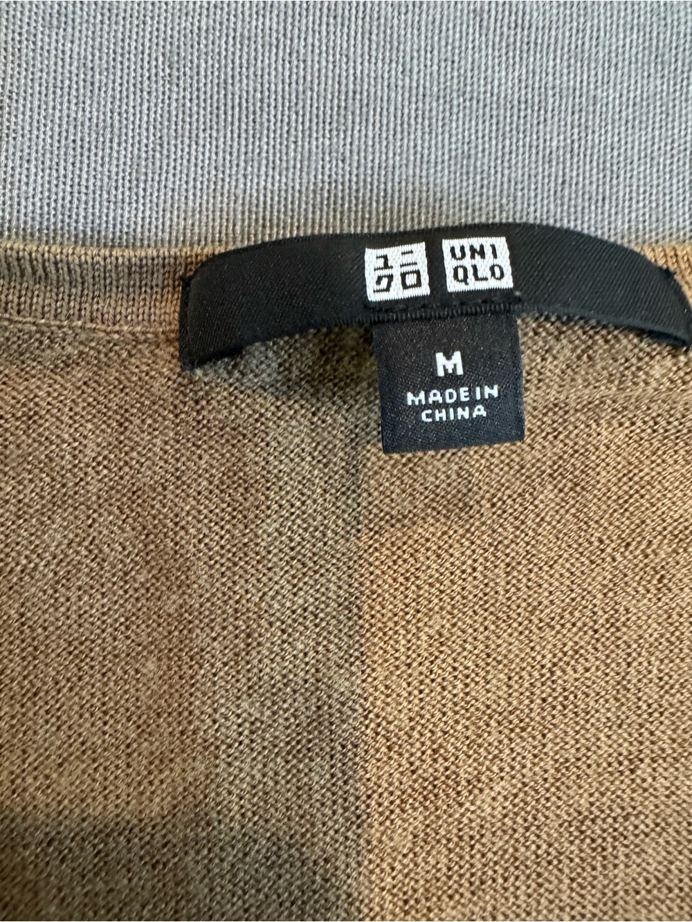 Uniqlo Women's Camel 100% Wool Short Sleeve Crewneck Sweater Size M Lightweight - Picture 5 of 6